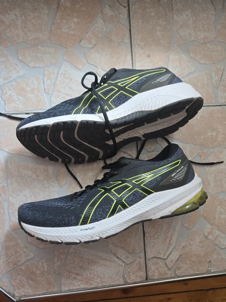 Used Asics Gel Kinjo bike — image 3 of 7