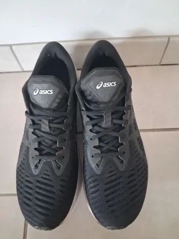 Używany Asics Novablast bike — zdjęcie 5 z 7