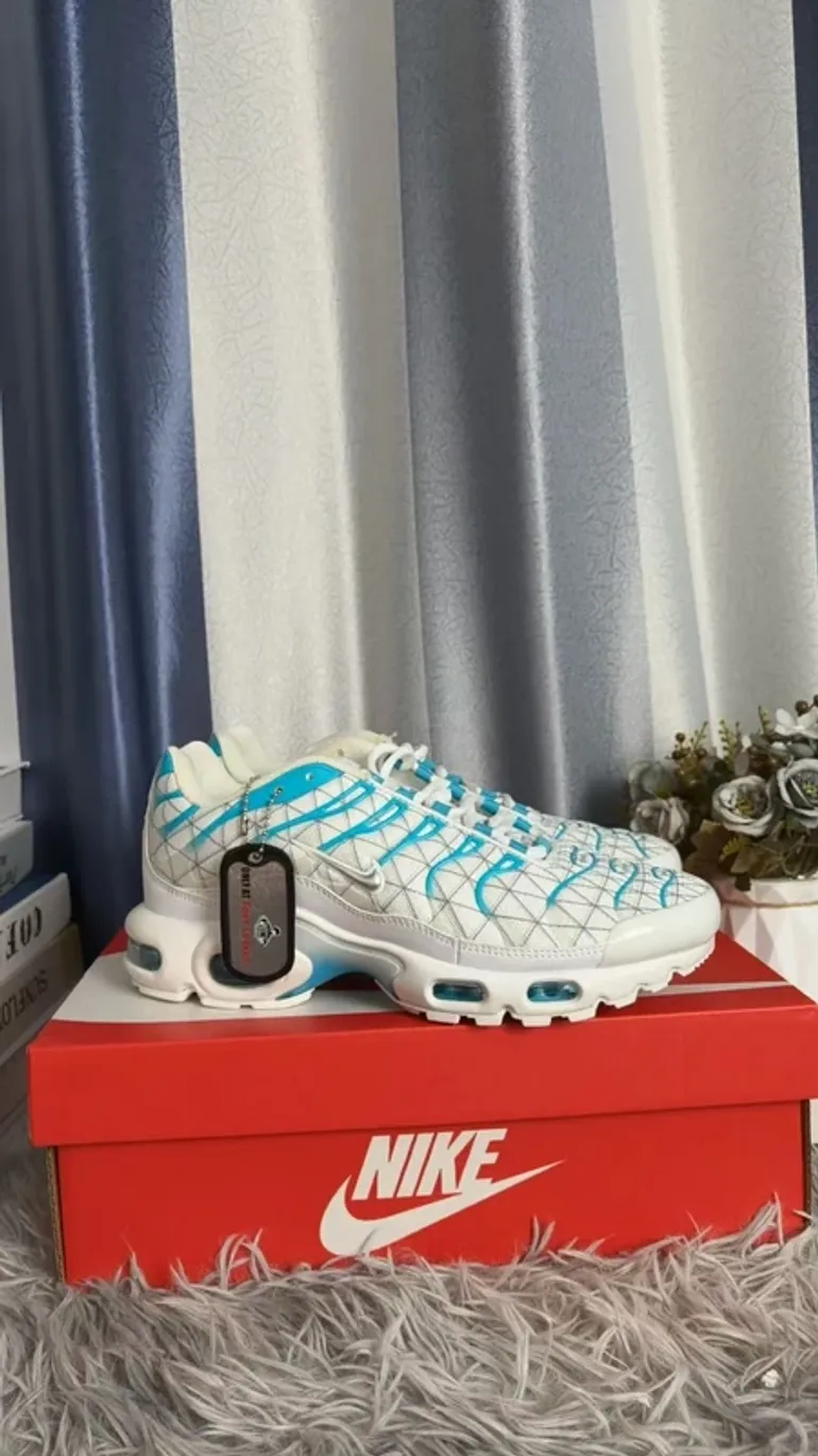 Used Nike Air Max Plus TN bike — image 6 of 7