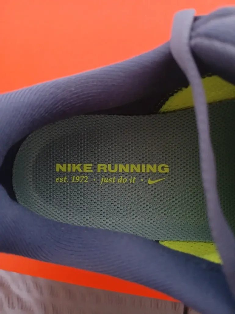 Used Nike Running Shoes bike — image 5 of 10