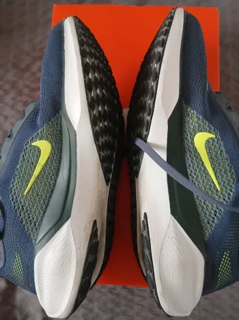 Used Nike Running Shoes bike — image 3 of 10