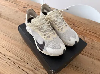 Używany Nike Vaporfly 4 JI bike — zdjęcie 4 z 9