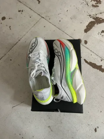Gebrauchtes Saucony Endorphin Elite 3 bike — Bild 3 von 5
