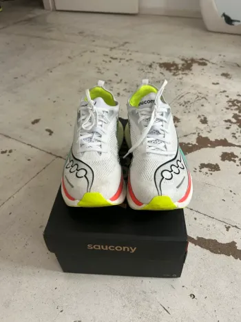 Gebrauchtes Saucony Endorphin Elite 3 bike — Bild 2 von 5