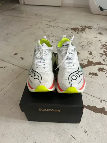Używany Saucony Endorphin Elite 3 bike — zdjęcie 2 z 5