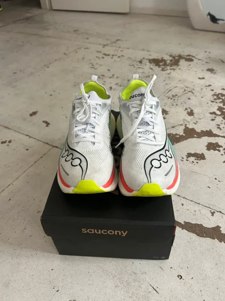 Gebrauchtes Saucony Endorphin Elite 3 bike — Bild 2 von 5