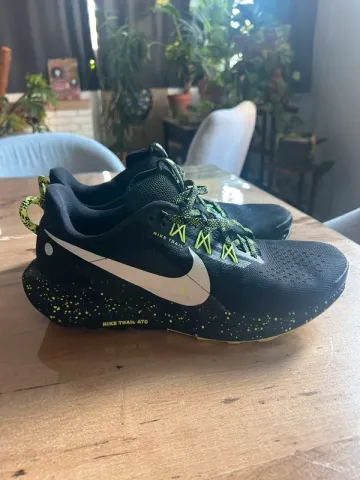 Pegasus Trail 5 Running Shoes usato