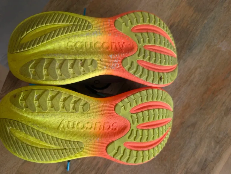 Używany Saucony Triumph 23 bike — zdjęcie 3 z 4