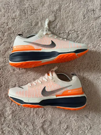 Used Under Armour Nike Running Shoes bike — image 5 of 7