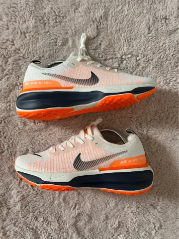 Used Under Armour Nike Running Shoes bike — image 5 of 7
