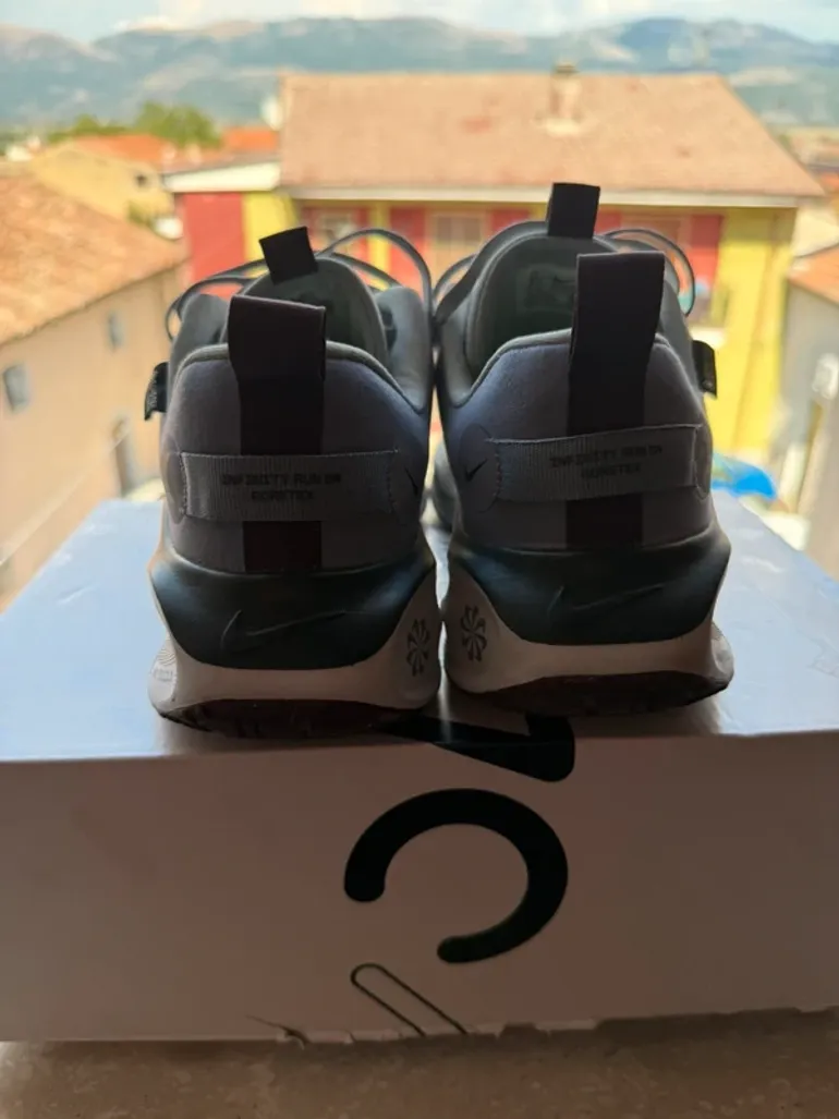 Used Nike React X Gore-Tex bike — image 3 of 15