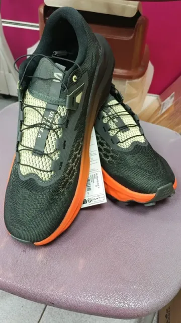Used Salomon Running Shoes bike — image 4 of 5