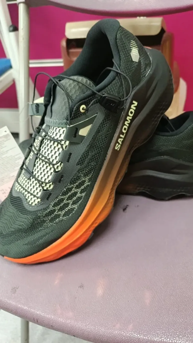 Used Salomon Running Shoes bike — image 5 of 5