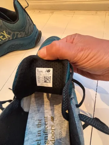 Used New Balance Fresh Foam X Hierro v8 GORE-TEX bike — image 5 of 11