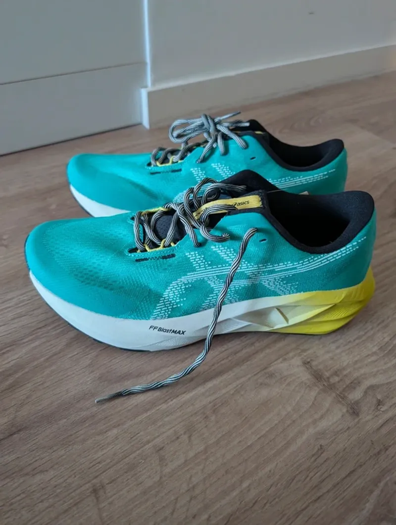 Käytetty Asics Novablast 5 TR bike — kuva 2 / 7