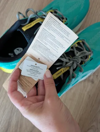 Used Asics Novablast 5 TR bike — image 5 of 7