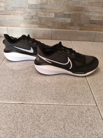 Gebrauchtes Nike Air Zoom Vomero 17 Running Shoes