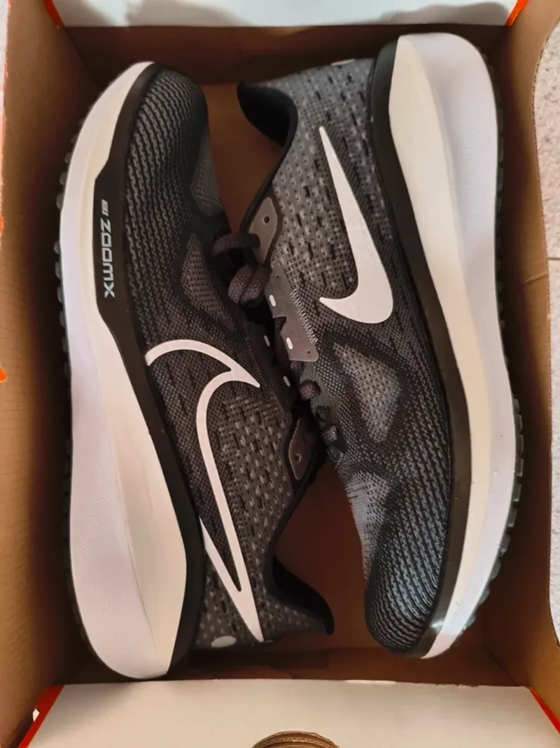 Käytetty Nike Air Zoom Vomero 17 bike — kuva 2 / 8