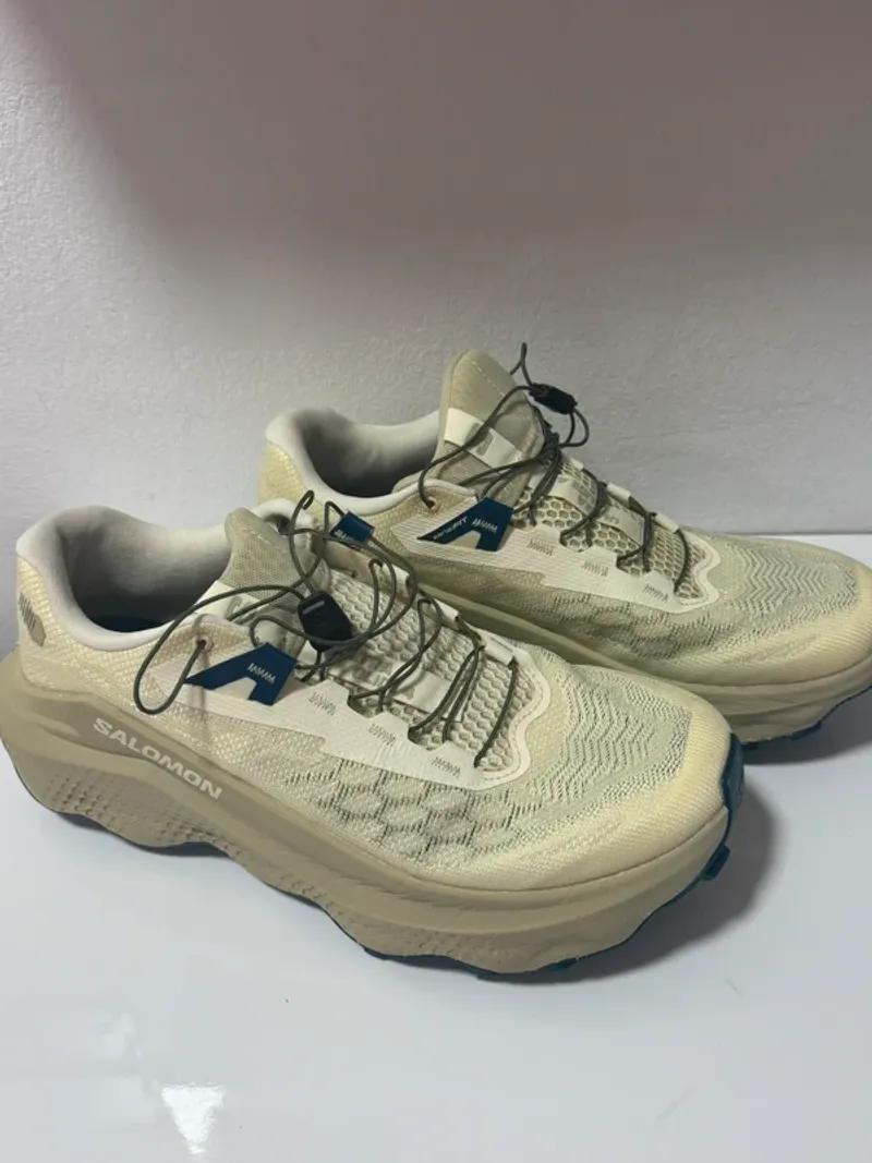 Used Salomon Ultra Glide 4 Running Shoes