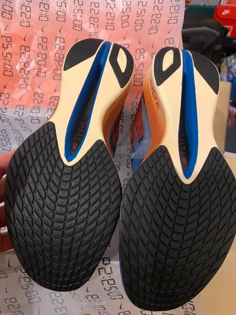 Używany Nike Vaporfly Next% 4 bike — zdjęcie 4 z 6