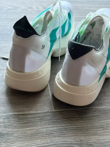 Used Adidas Adizero Adios Pro 4 bike — image 4 of 8