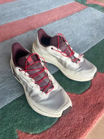 Used Genesis 2 Running Shoes