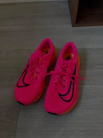 Used Nike Performance Running Shoes bike — image 2 of 6