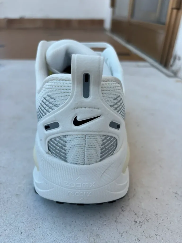 Used Nike Vomero 18 bike — image 6 of 10