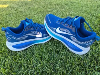Used Nike Air Zoom Vomero 18 bike — image 4 of 10