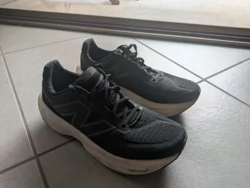 New Balance 1080 Fresh Foam bike d'occasion — image 1 sur 7