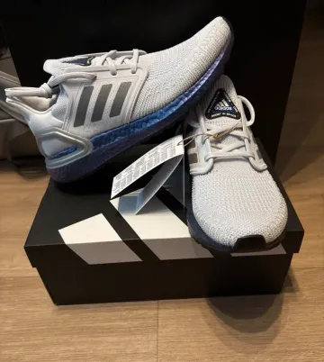 Käytetty Adidas Ultraboost 20 ISS National Lab Running Shoes