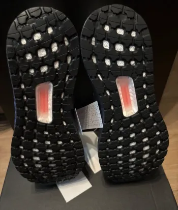 Käytetty Adidas Ultraboost 20 ISS National Lab bike — kuva 10 / 11