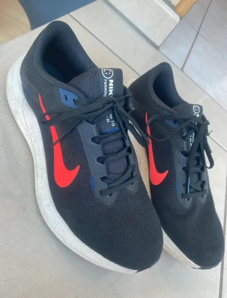 Nike Running Shoes bike d'occasion — image 1 sur 2