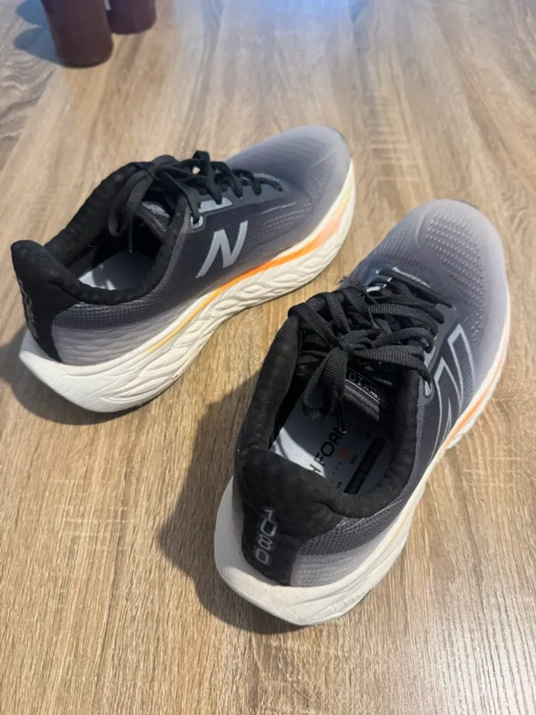 New Balance 1080 V14 bike d'occasion — image 2 sur 7