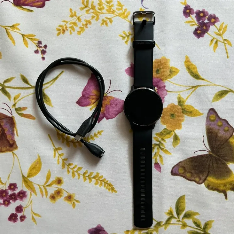 Used Garmin Venu 3 bike — image 2 of 5