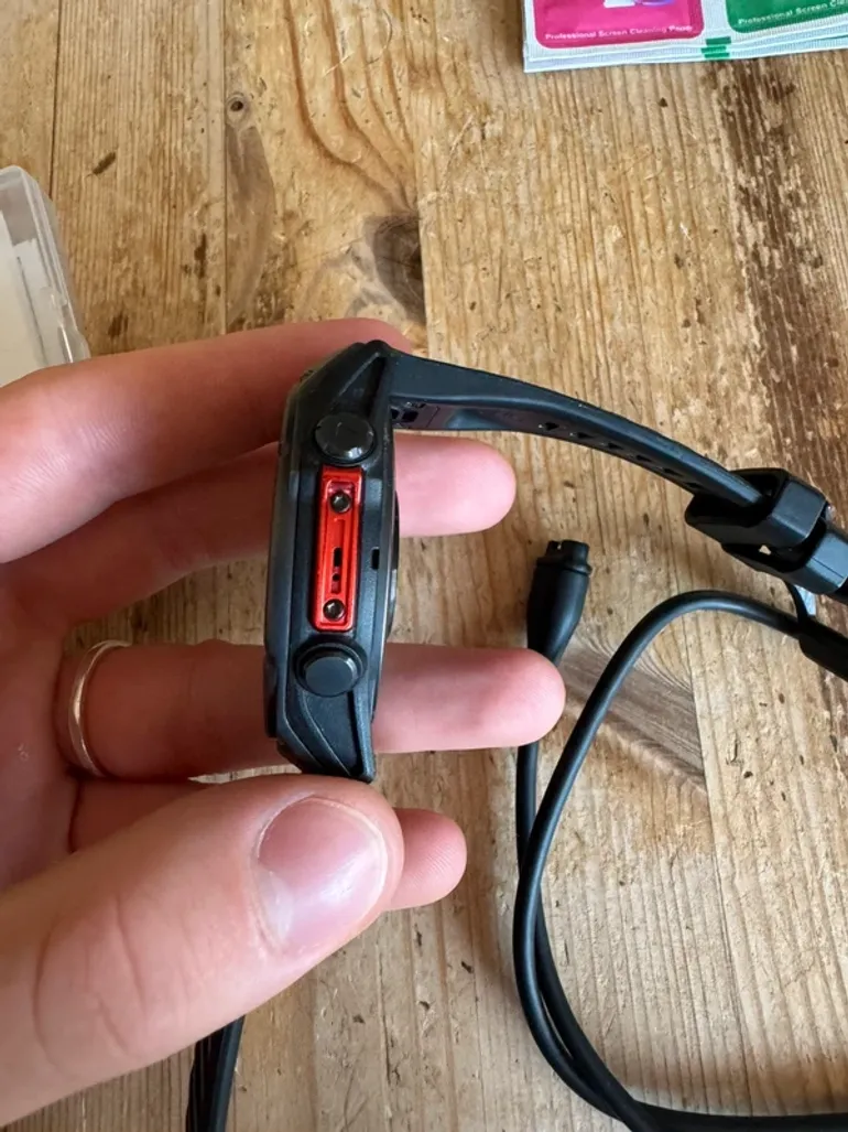 Used Garmin Fenix 8 AMOLED 47mm bike — image 4 of 12