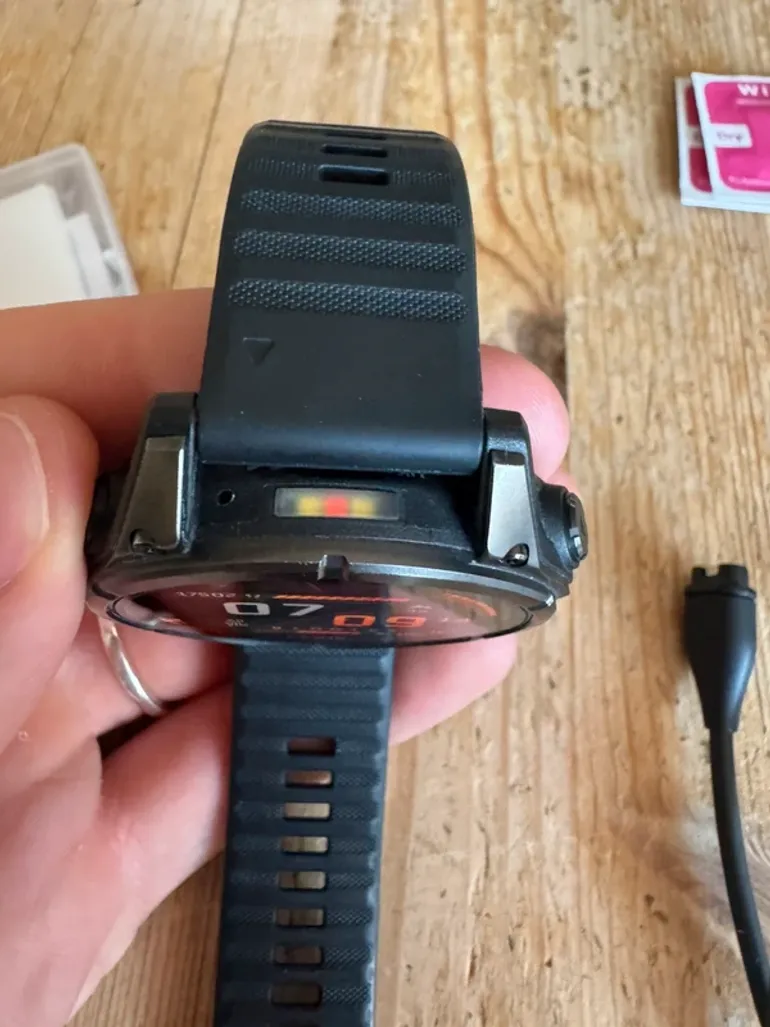 Used Garmin Fenix 8 AMOLED 47mm bike — image 11 of 12