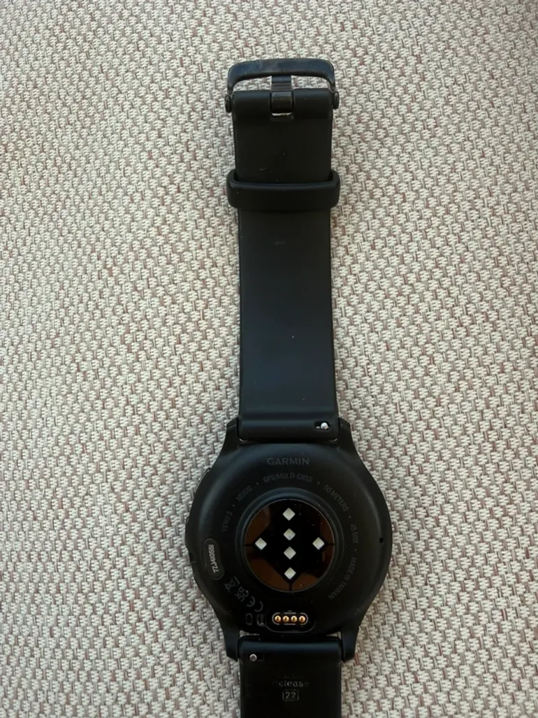 Used Garmin Venu 3 bike — image 4 of 9