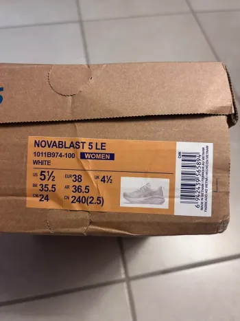 Asics Novablast 5 bike d'occasion — image 6 sur 6