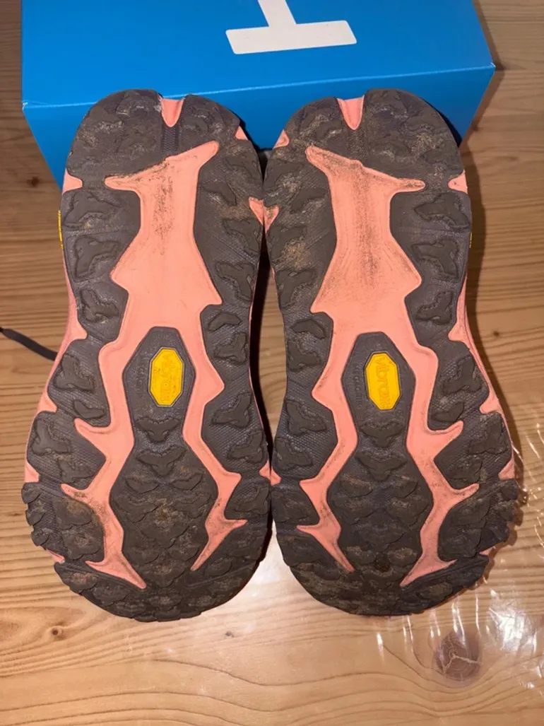 Used Hoka Speedgoat 6 MID GTX bike — image 7 of 9