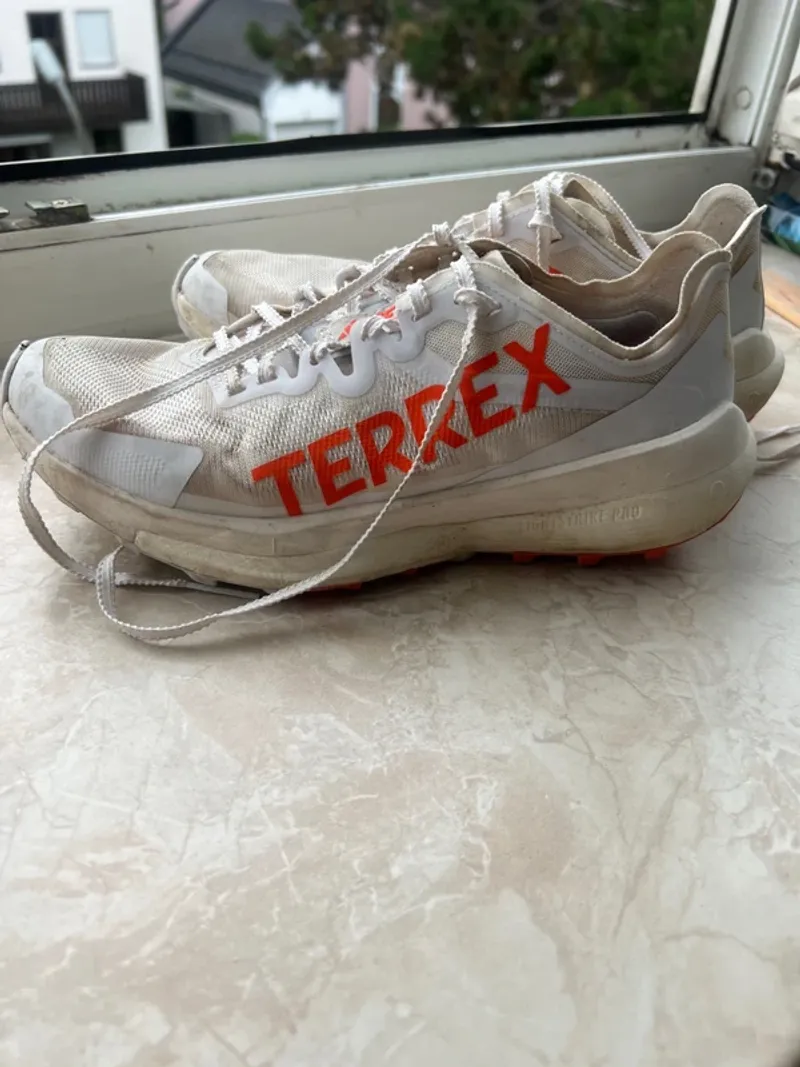 Käytetty Adidas Terrex Running Shoes