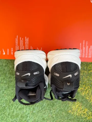 Tweedehands Nike Vomero 18 bike — afbeelding 6 van 8