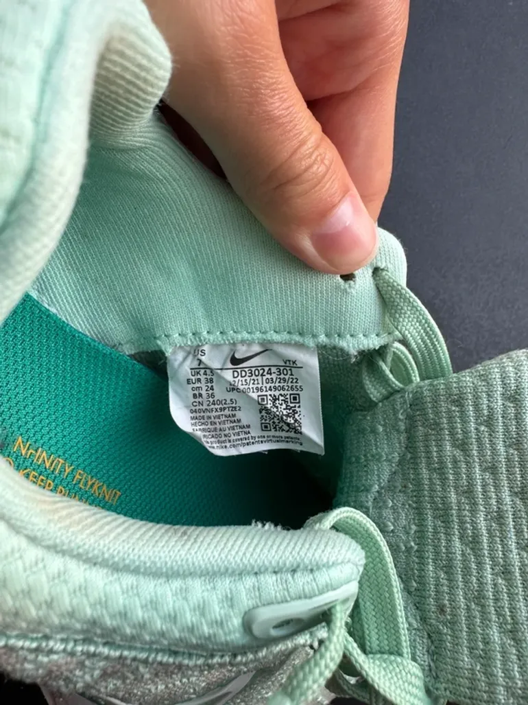 Nike Sports Shoes bike usato — immagine 5 di 6
