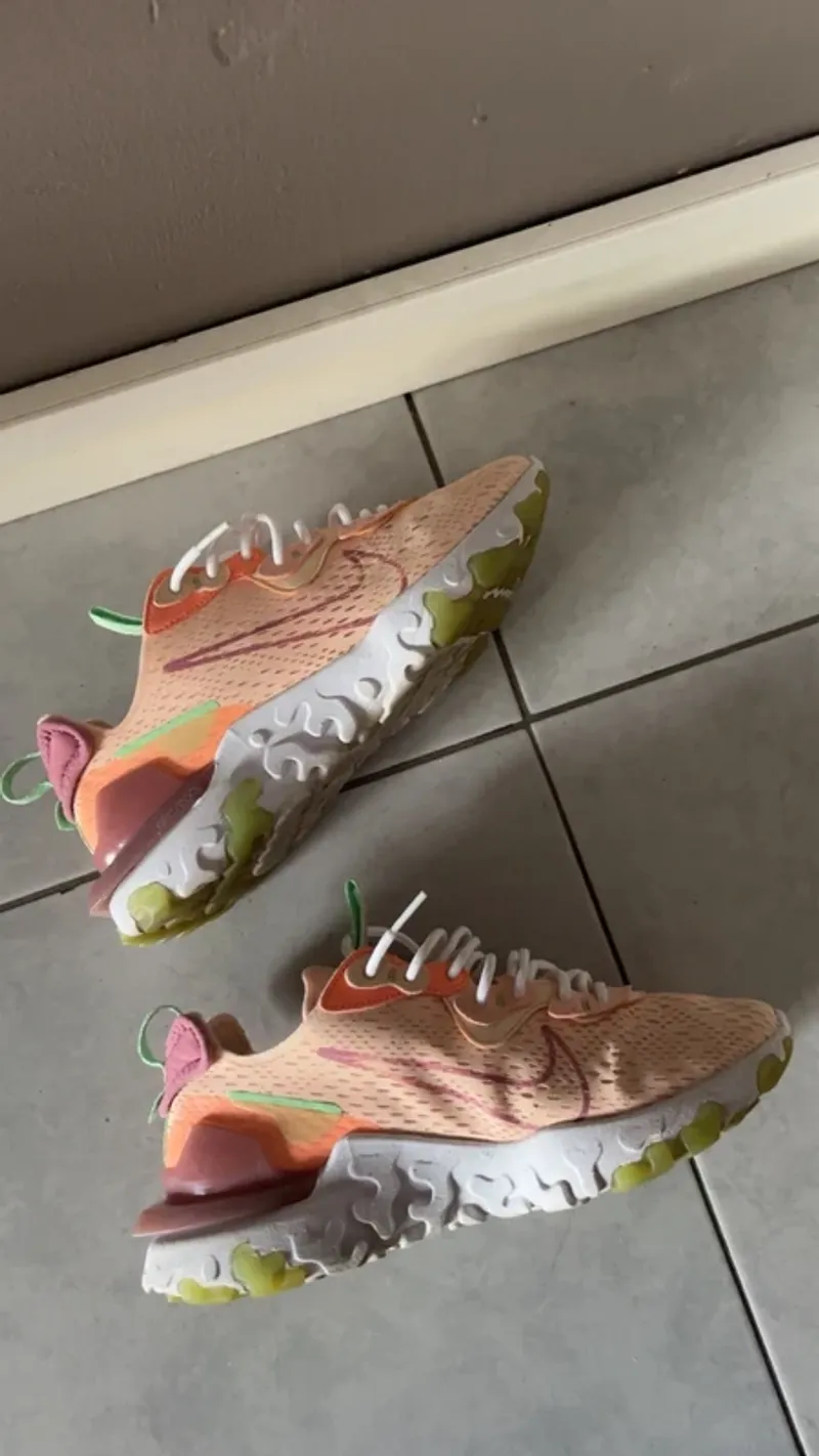 Vision Nike React Running Shoes usato