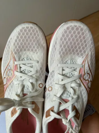 Saucony Endorphin Speed 5 bike d'occasion — image 2 sur 7