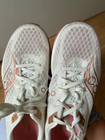 Used Saucony Endorphin Speed 5 bike — image 2 of 7