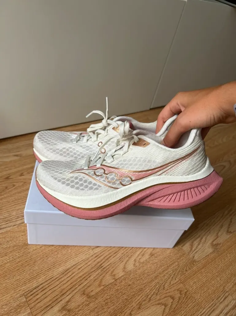 Saucony Endorphin Speed 5 bike d'occasion — image 3 sur 7