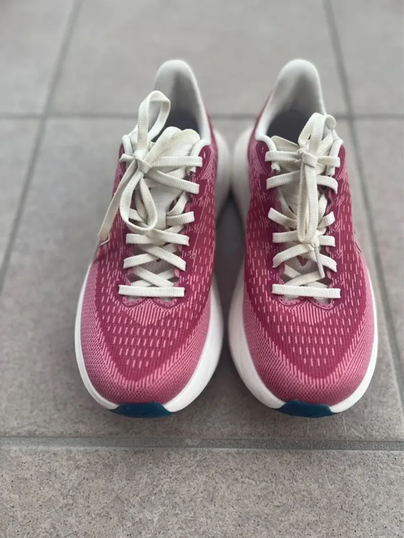 Used Hoka Mach 7 Running Shoes