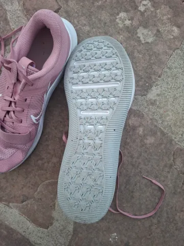 Rose Nike Running Shoes bike de segunda mano — imagen 3 de 4