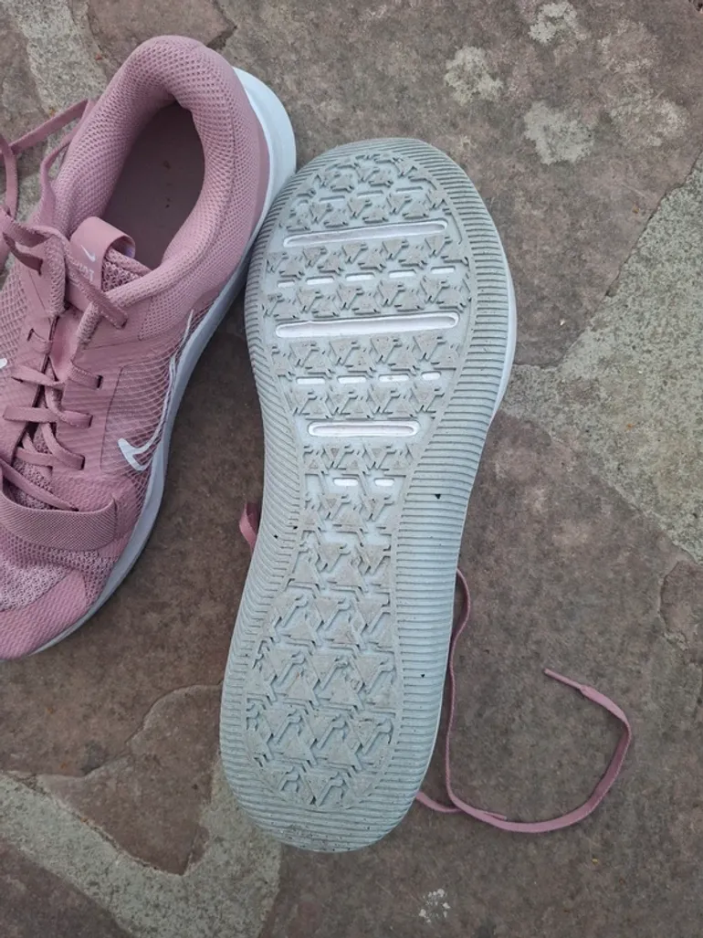 Rose Nike Running Shoes bike de segunda mano — imagen 3 de 4